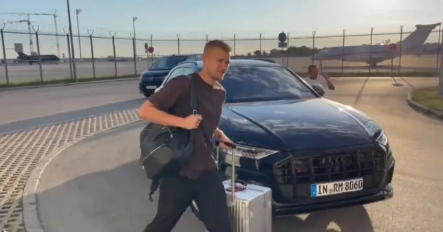 Matthijs de Ligt opens up about his Manchester United transfer as he travels to finalize the deal