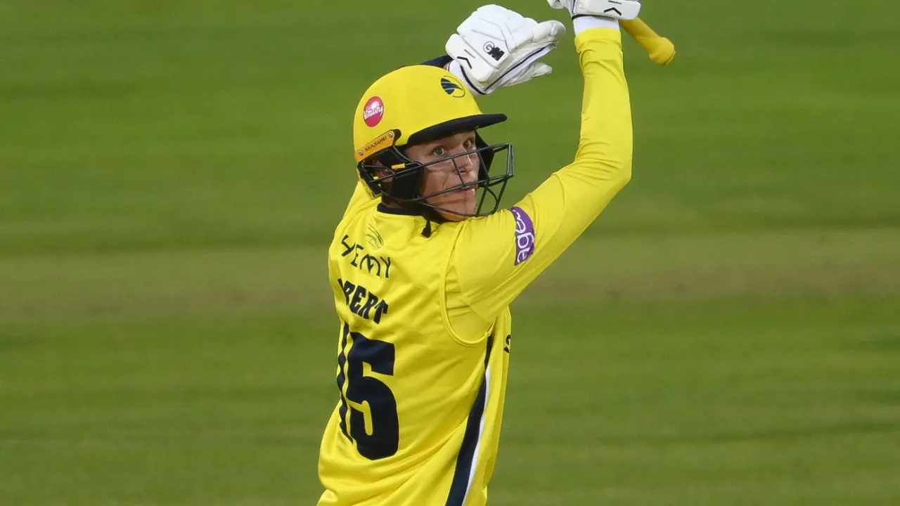 Toby Albert and Kyle Abbott propel Hampshire to the quarter-finals