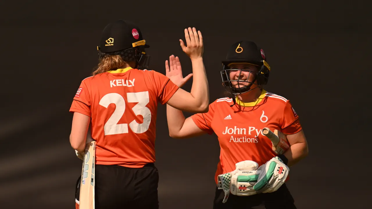 Marie Kelly's fiery performance propels Vipers past The Blaze's spinners