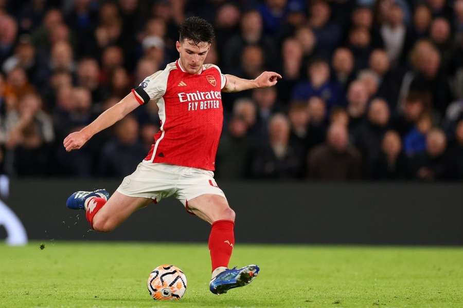 Halsey Criticizes Referee for Red Card on Arsenal Midfielder Rice: Kavanagh Provoked Conflict