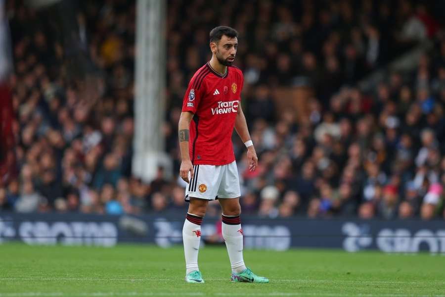 Man Utd captain Fernandes sees red card overturned with VAR decision