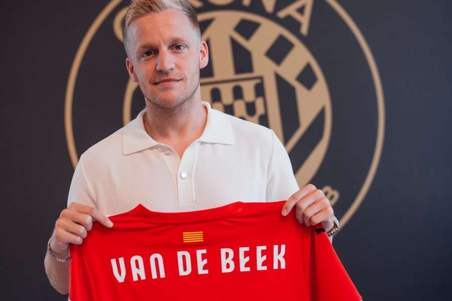 Girona midfielder Van de Beek: Did he consider returning to Ajax?